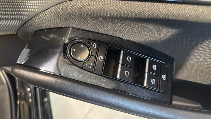 Mazda 3 2.0 e-Skyactiv X MHEV [186] Exclusive-Line 5dr Petrol Hatchback - Image 26
